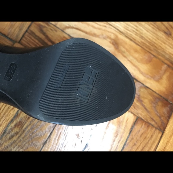 Authentic Fendi peep toe heels w/buckle size 351/2 - Picture 5 of 5